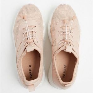 NWOT Torrid Size 8(WW) Bungee Mesh Sneaker